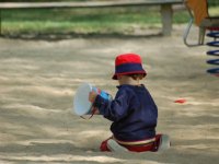 Sonnenschutz für Kinder im Garten