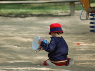 Sonnenschutz für Kinder im Garten