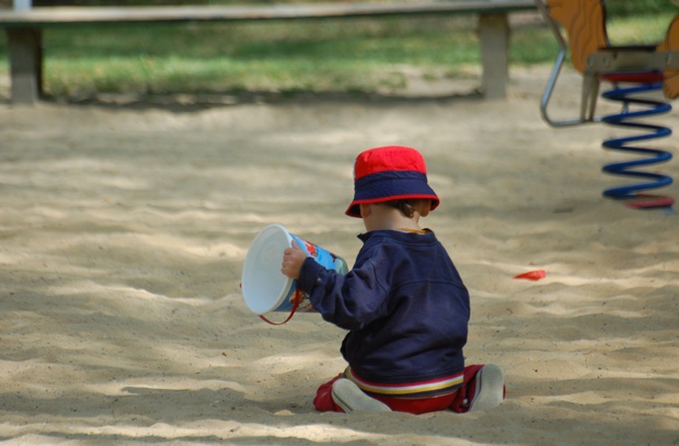 Sonnenschutz für Kinder im Garten