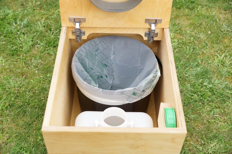 Trobolo® Trenntoilette LuweBlœm im Test - Gartentoilette im Fokus